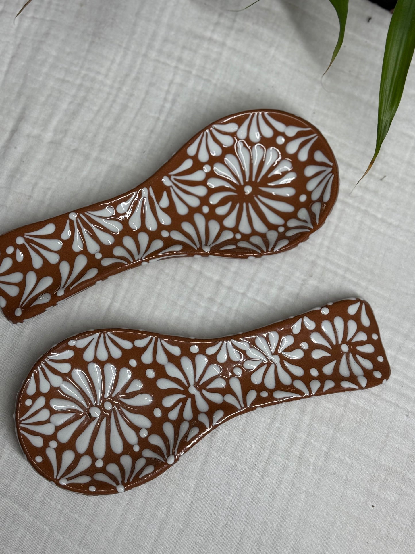 Relieve spoon rest
