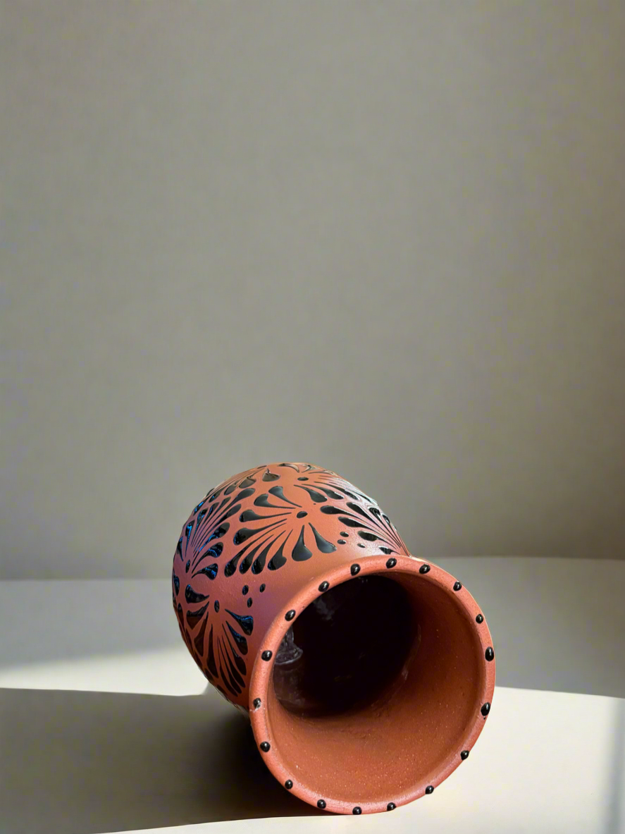 Plumeado flower vase