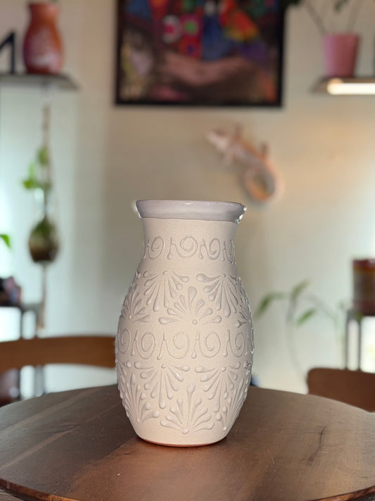 Flower vase (B)