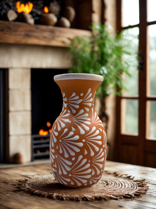 Natural plumeado flower vase