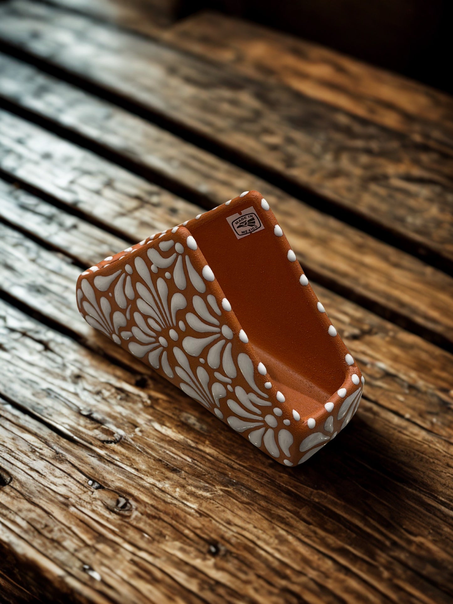 Natural and white napkin holder