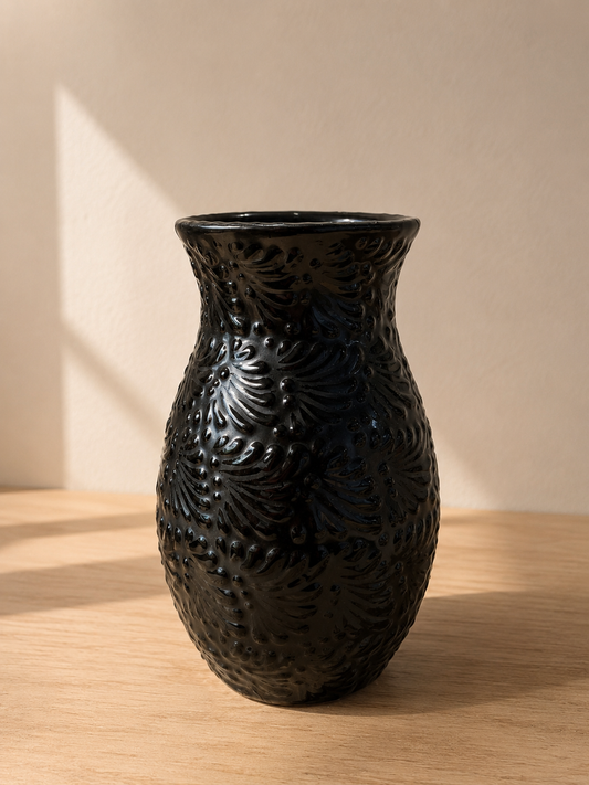 Noche de barro flower vase