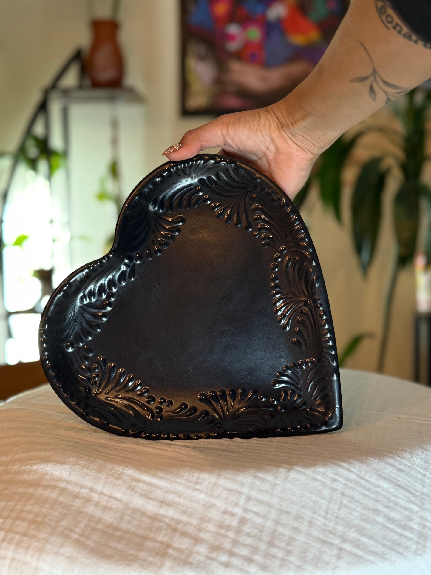 Black Heart shape plate (B)