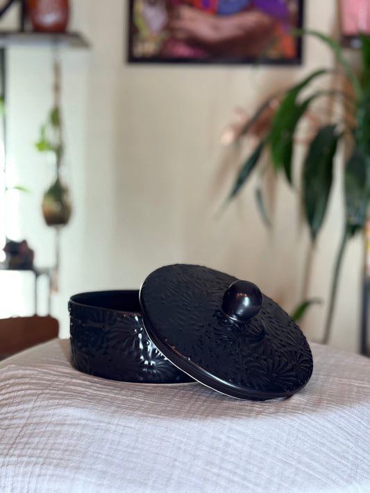 Matte black tortillero