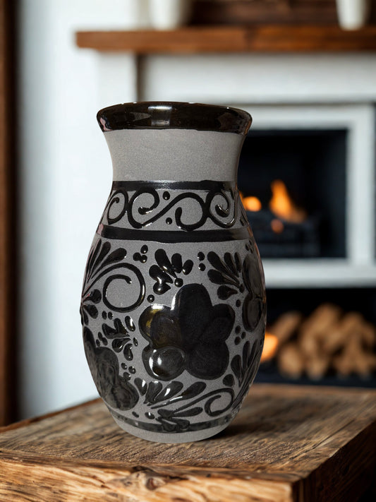 Matte black flower detail flower vase