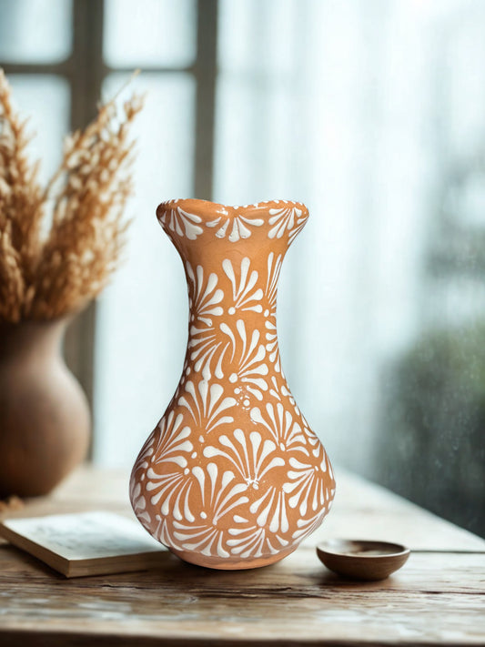 Glossy finish chino vase