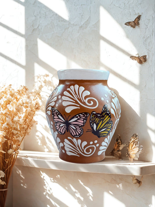 Bulbous flower vase