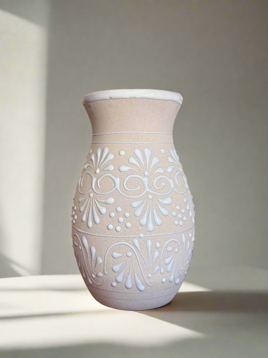 Sandy white flower vase