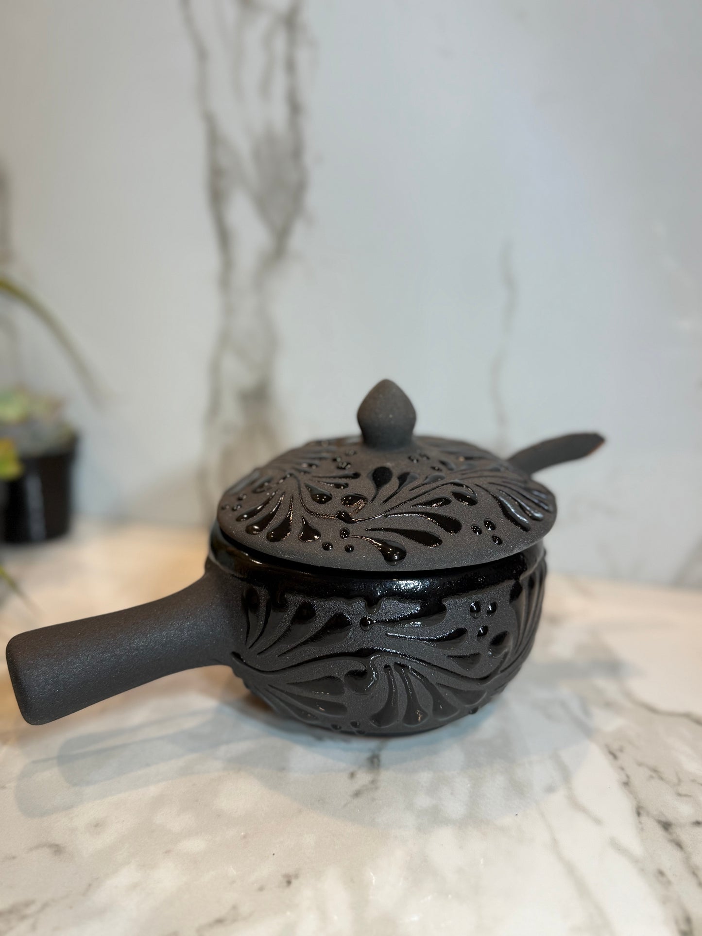 Cazuelita w/ lid & spoon