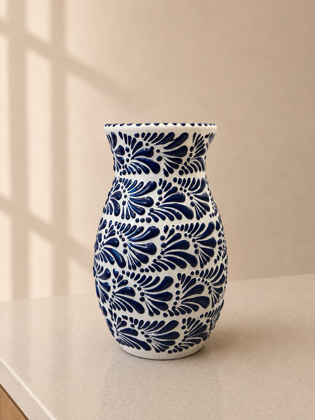 Estilo Talavera flower vase