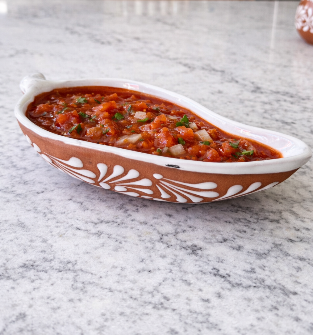 Natural and white chile salsero