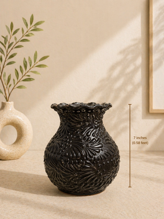 Black Ruffled Rim vase