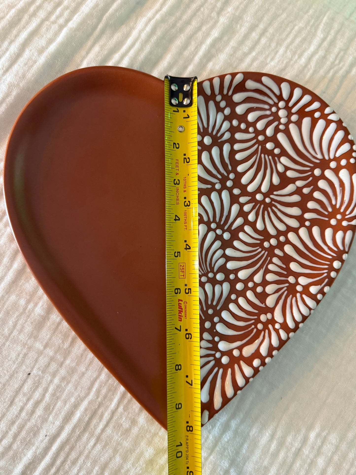 Black Heart shape plate (B)