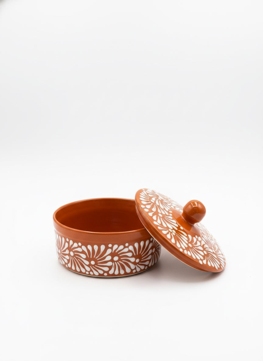 Plumeado on brown tortilla warmer