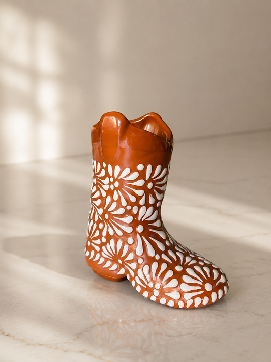 Full plumeado boot flower vase