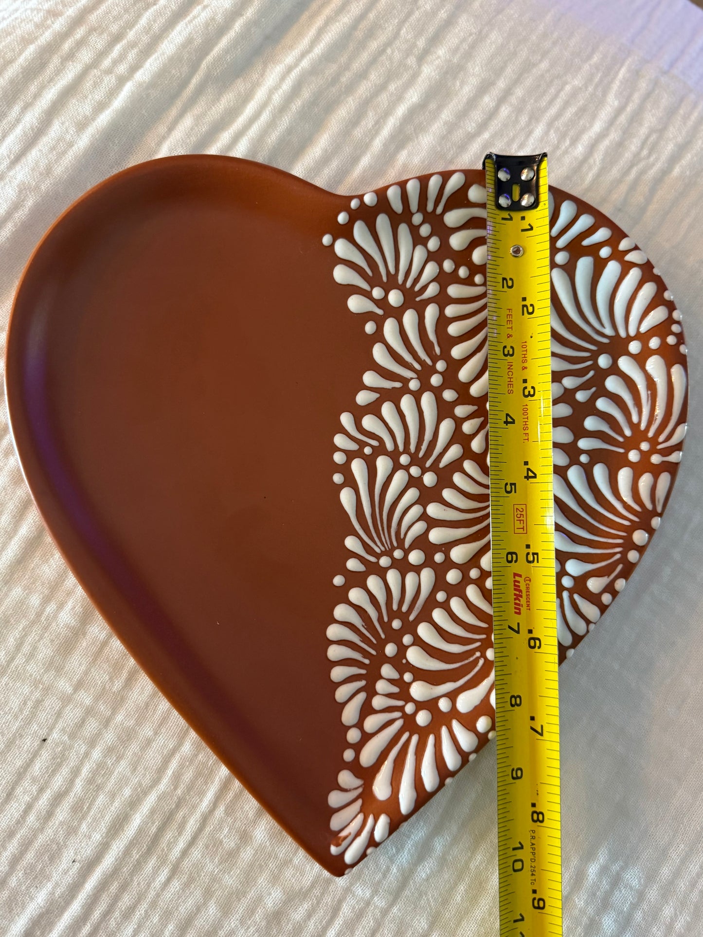 Black Heart shape plate (B)