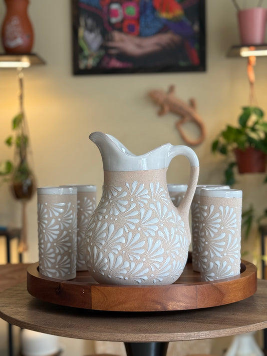 Engobe pitcher set